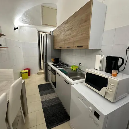 Agata House Guest house *